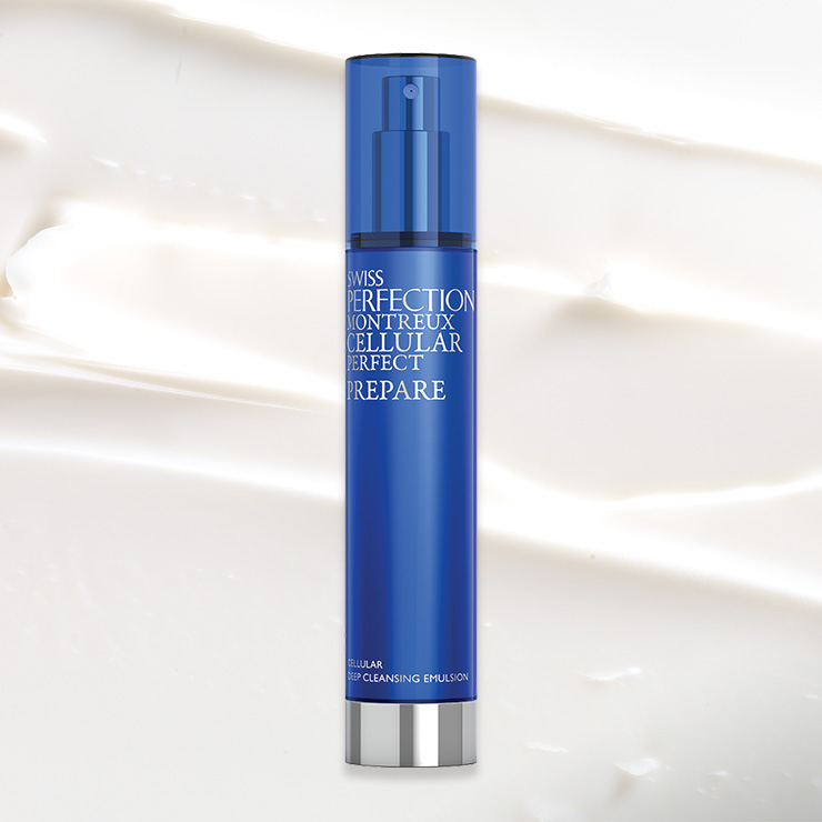 부드러운 에멀전 제형을 마사지하듯 문지르고 미온수로 닦아내면 피부 결이 매끄러워진다. 셀룰라 딥 클렌징 에멀젼, 15만5천원, Swiss Perfection.