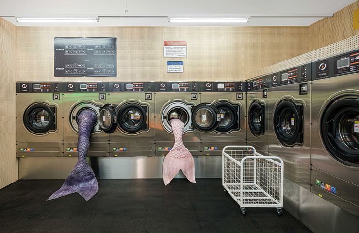 <이다, 이다, 이다!>는 작가가 LA의 빨래방에서 선보인 <이다>를 바탕으로 제작된 설치미술 작품이다.