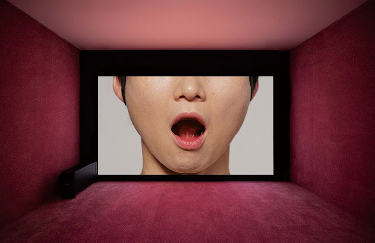 D/P는 이윤정 작가의 <설근체조>를 선보인다.