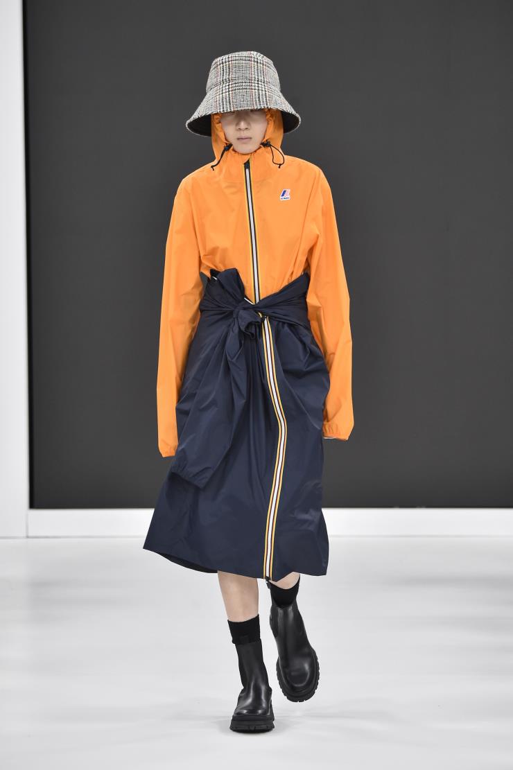 2020년 2월, 피티워모에서 선보인 카웨 런웨이. ⒸGetty Images