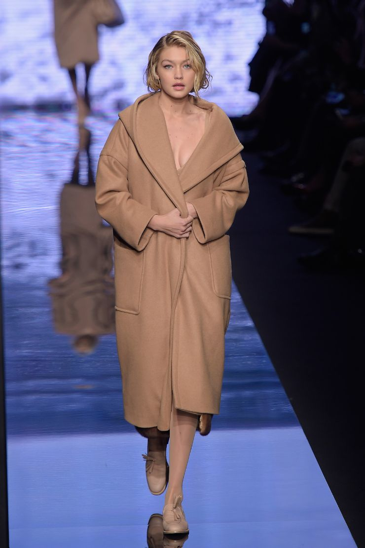 막스마라 2015 F/W 컬렉션 ©게티이미지
