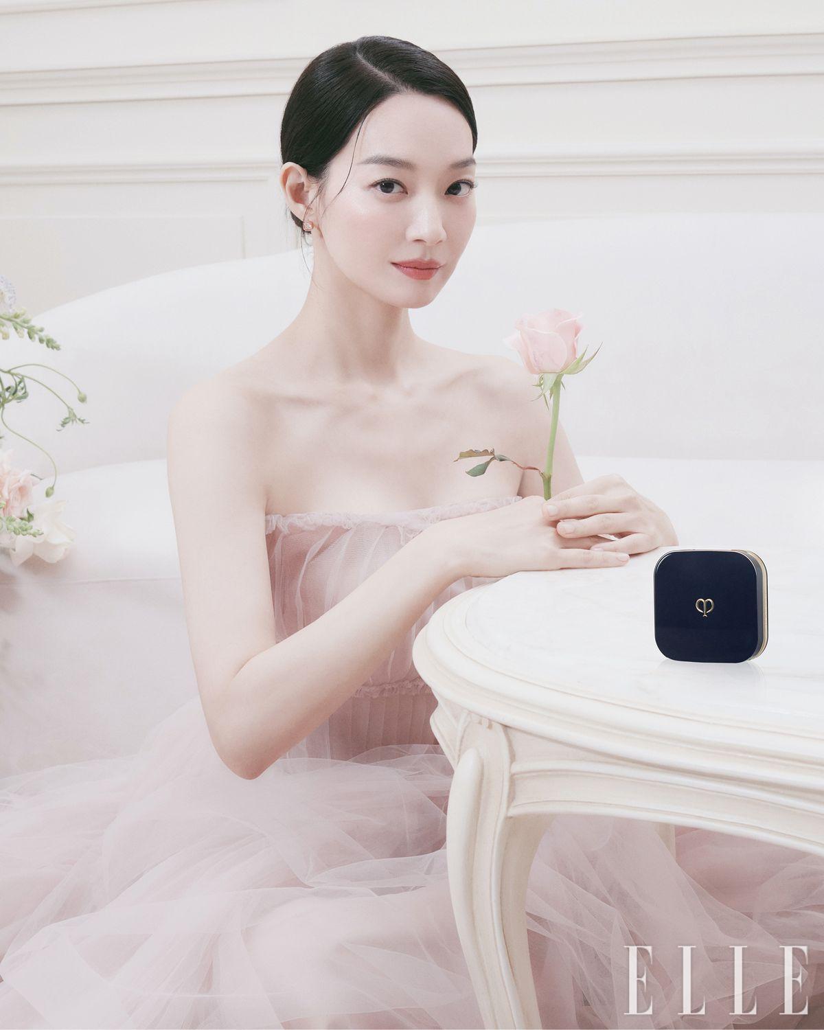 핑크 튜브 톱 드레스는 Signature Elisabeth.