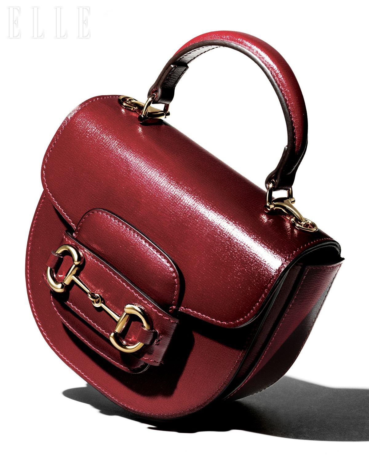 스트랩을 연결할 수 있는 톱 핸들 디자인의 ‘홀스빗 1955’ 라운드 미니 백은 3백90만원, Gucci.