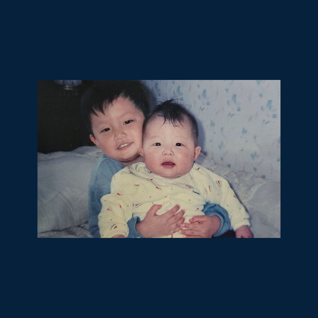 백일 무렵 세승. 재형은 동생을 찐빵이라 생각했다.