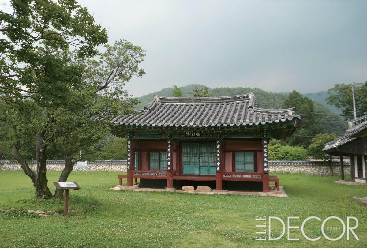 ‘산속에 하늘이 담긴 집’이라는 뜻의 산천재.