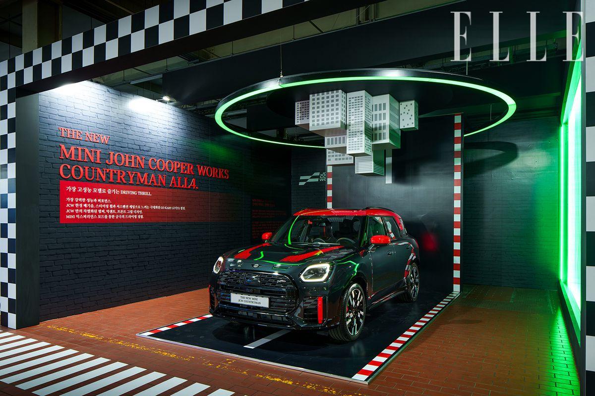 6월 13일 진행된 뉴 MINI 패밀리 행사에 전시된 뉴 MINI JCW 컨트리맨 ALL4.
