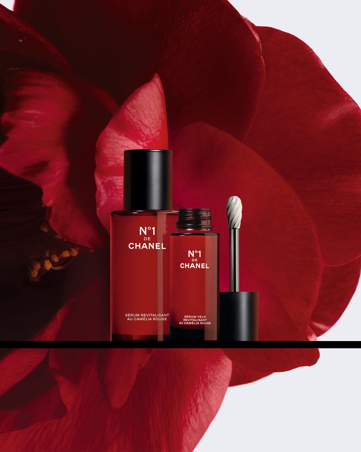 N°1 DE CHANEL 레드 까멜리아 세럼, 50ml, 22만원, 100ml, 28만6천원, N°1 DE CHANEL 레드 까멜리아 아이 세럼, 15ml, 14만9천원, 리필 12만6천원, 모두 Chanel.
