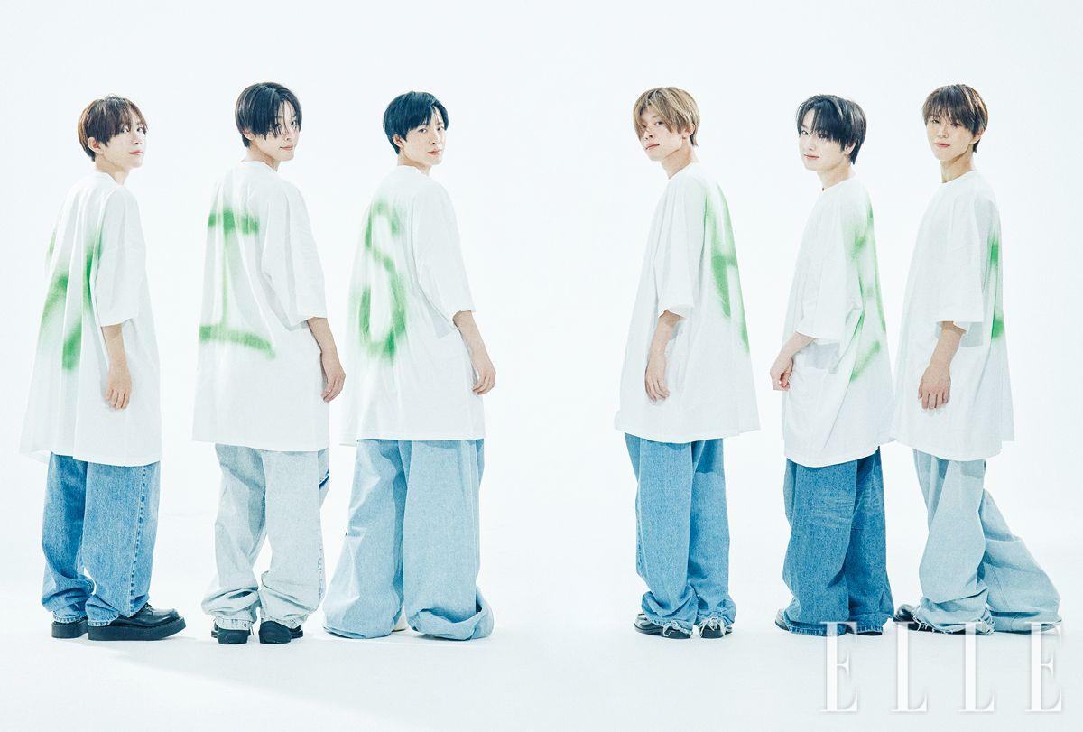 아티스트 동령이 아트워크한 화이트 톱은 모두 스타일리스트 소장품. 료가 입은 데님 팬츠는 Boss. 슈즈는 Comme des Garçons Homme Plus. 리쿠가 입은 데님 팬츠는 PDF. 슈즈는 Remagine. 유우시가 입은 데님 팬츠는 Vetements by Mue. 슈즈는 Raf Simons. 시온이 입은 데님 팬츠는 Levi’s Vintage. 슈즈는 Haruta. 사쿠야가 입은 데님 팬츠는 Levi’s Vintage. 슈즈는 Marni. 재희가 입은 데님 팬츠는 Gucci. 슈즈는 Golden Goose.