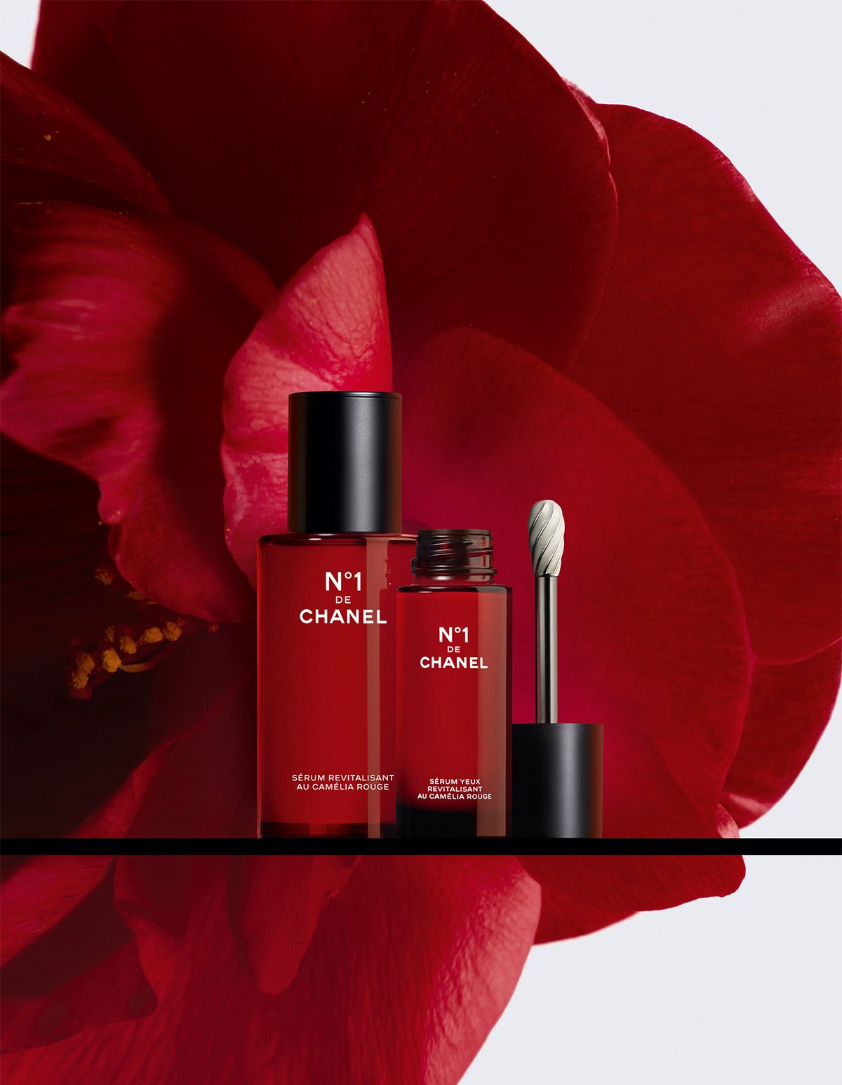 N°1 DE CHANEL 레드 까멜리아 세럼 50ml 22만원, 100ml 28만 6천원. N°1 DE CHANEL 레드 까멜리아 아이 세럼 15ml 14만 9천원, 리필 12만 6천원.