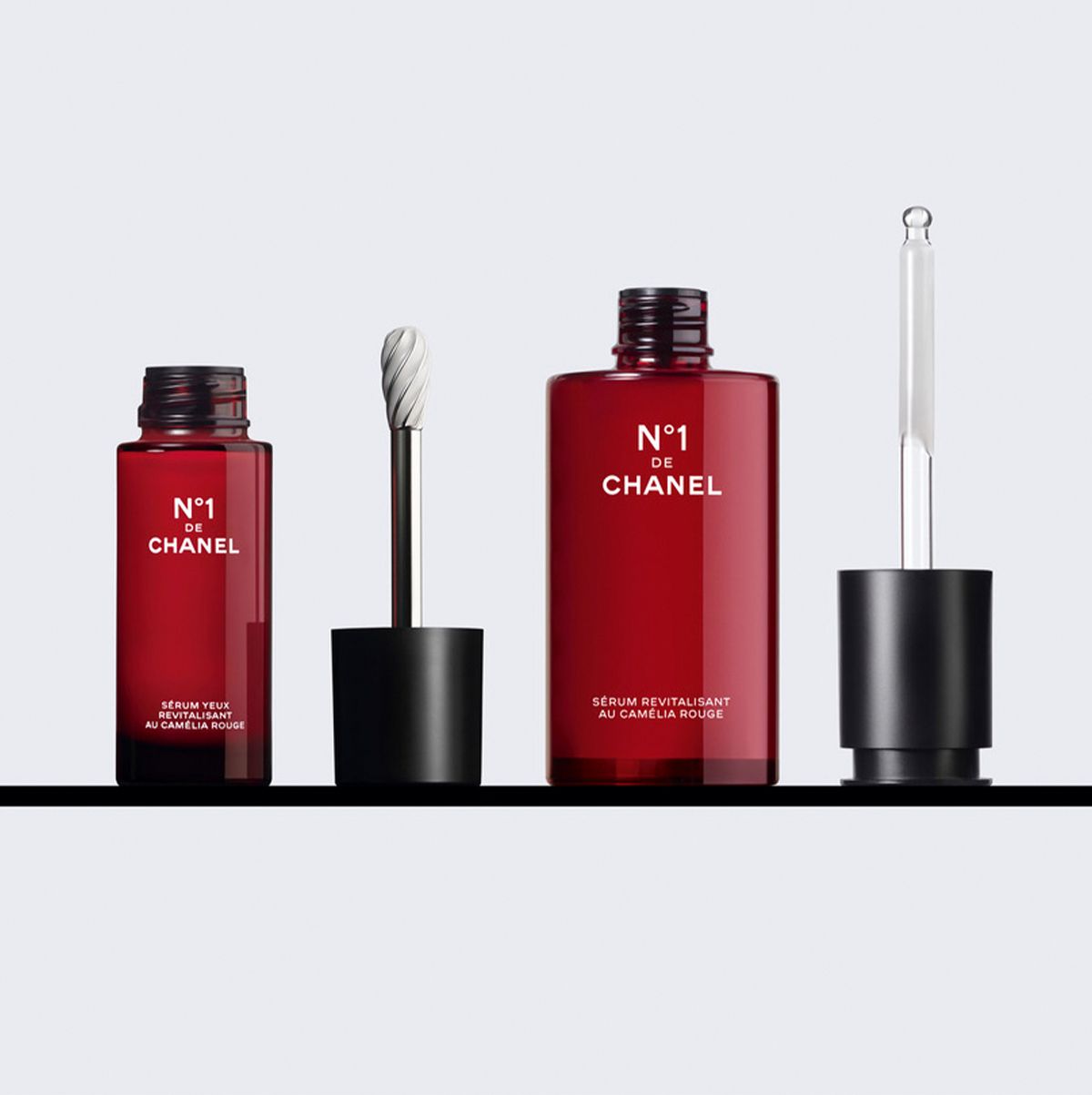 N°1 DE CHANEL 레드 까멜리아 아이 세럼 15ml 14만 9천원, 리필 12만 6천원. N°1 DE CHANEL 레드 까멜리아 세럼 50ml 22만원, 100ml 28만 6천원.