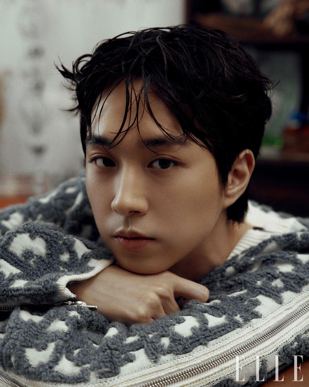  니트 톱은 Dior Men.