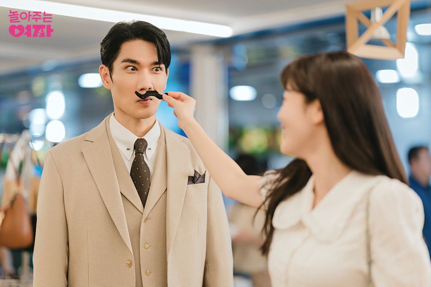 드라마에서 <밀정> 패러디한 장면
