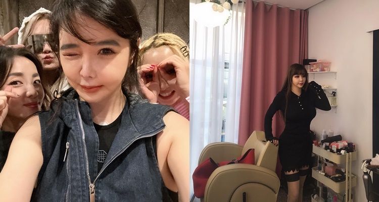 투애니원 멤버들과 사진을 찍은 박봄 