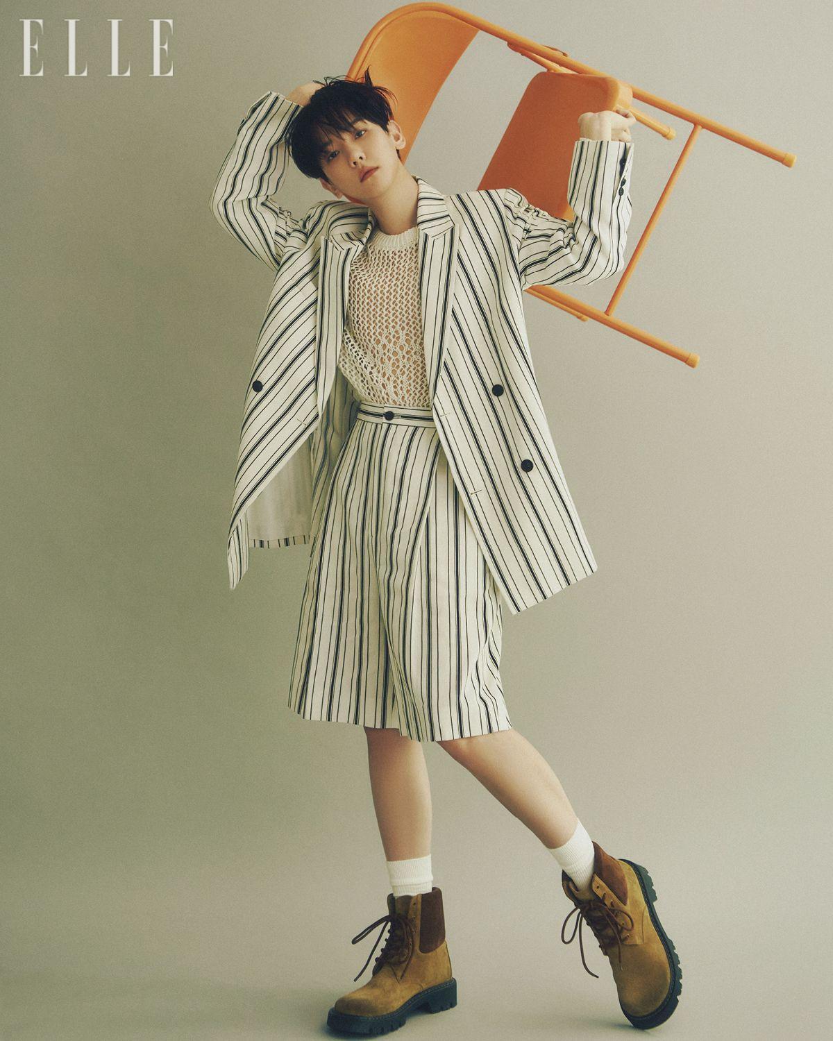 재킷과 팬츠, 이너 웨어로 입은 니트는 모두 EENK. 슈즈는 Loewe. 삭스는 스타일리스트 소장품.