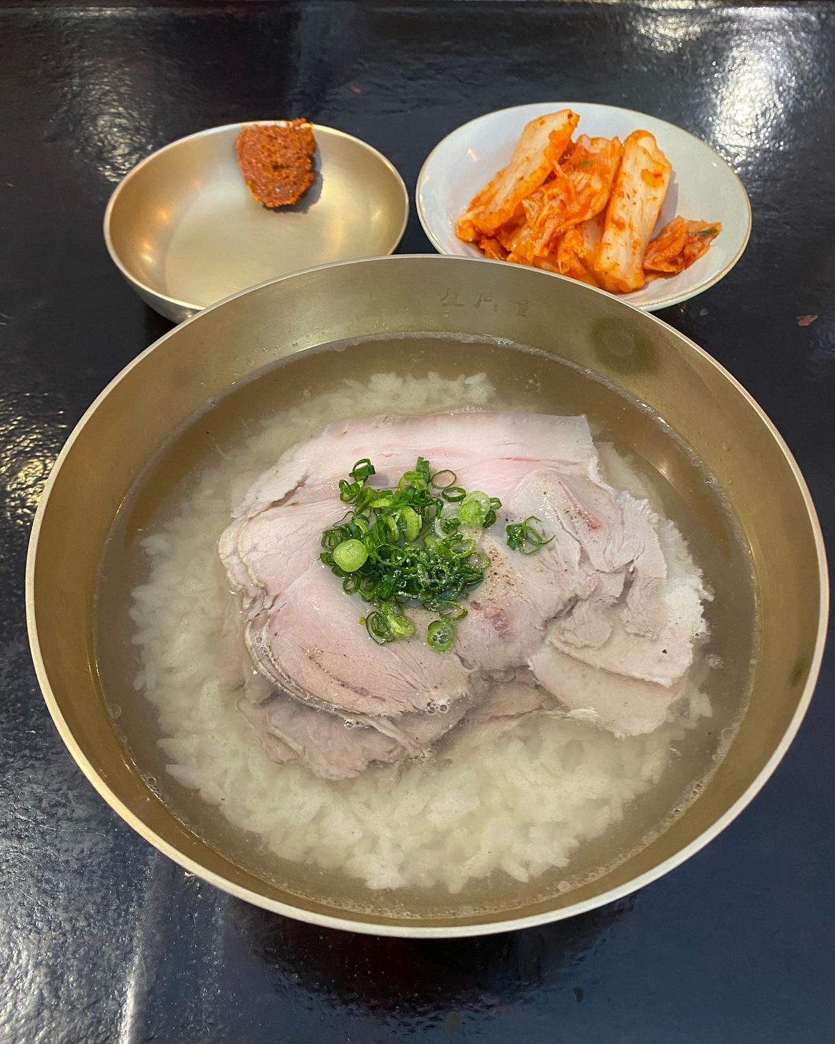 2023년 뉴욕시 최고 요리 8선에 꼽힌 '옥동식'의 돼지 국밥 @okdongsik