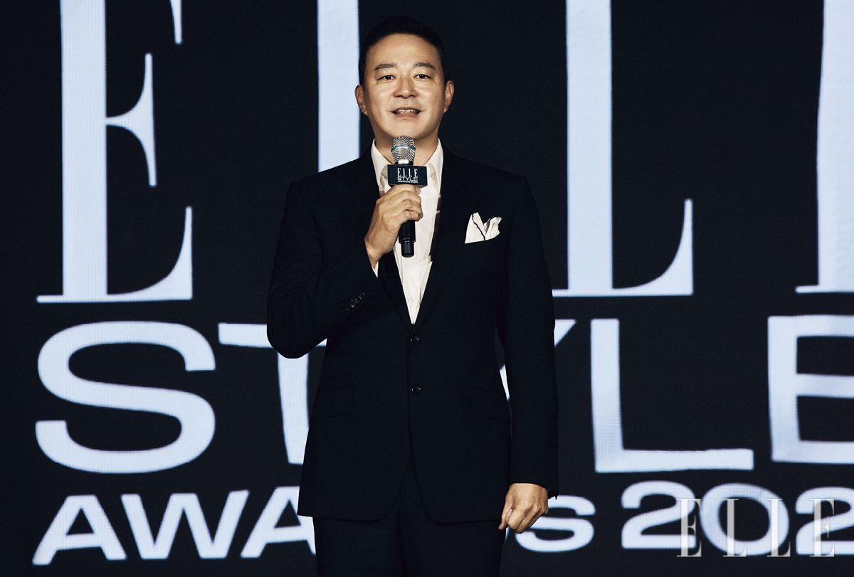 홍정도 중앙그룹 부회장은 “<엘르>가 어려운 미디어 환경 속에서도 꾸준히 성장할 수 있었던 건 많은 사랑과 관심 덕”이라고 뜻깊은 축사를 건넸다.