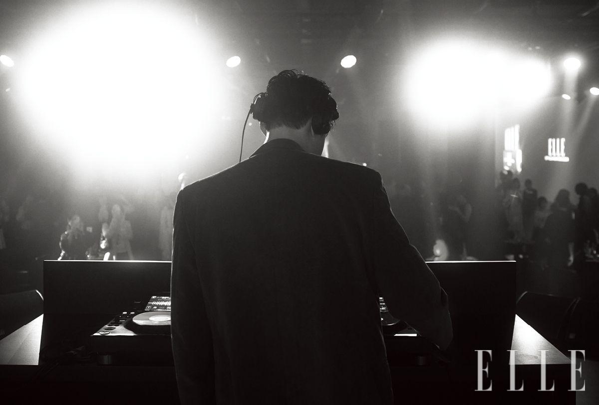 흥겨운 애프터 파티를 책임진 DJ 픽보이의 믿음직한 뒷모습. 다울도 함께.
