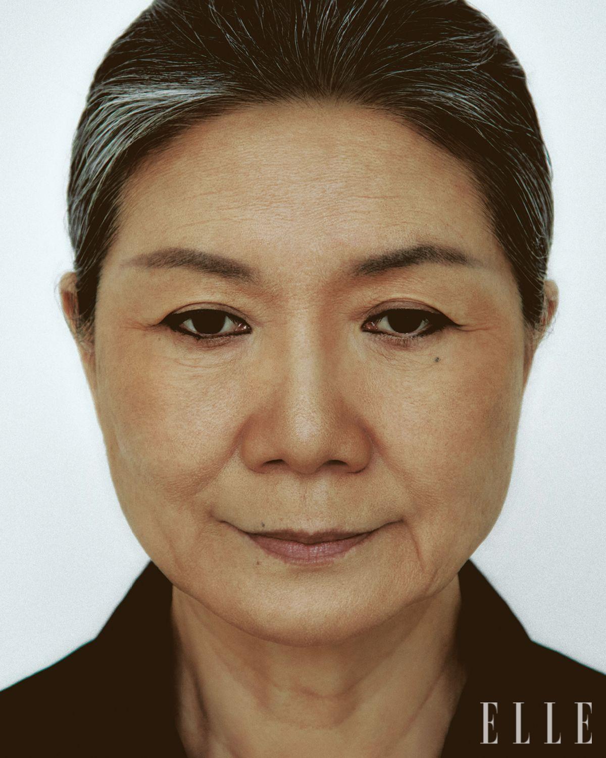 아우르고 떠나기를 반복해 온 예술 여정. 김수자는 자신의 삶과 예술을 치열하게 합치시켜 온 탐구자다.
