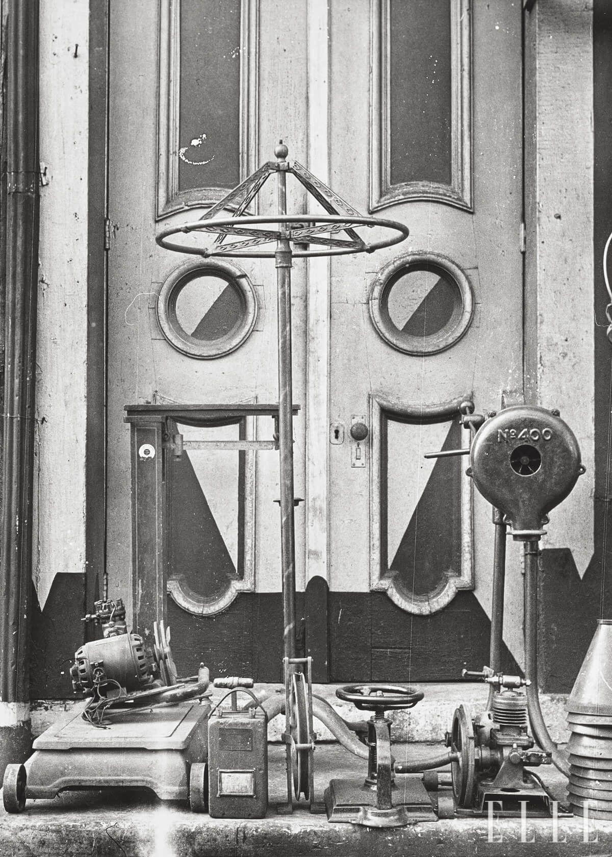  ‘Abstract Check Door and Machinery’(1938). 