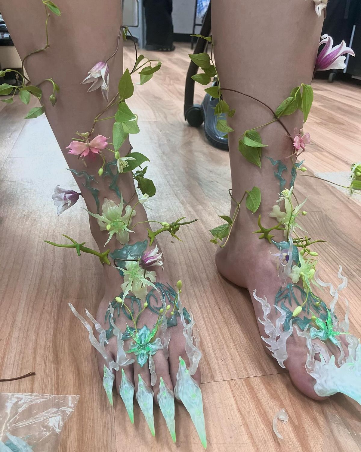 @hwisnails
