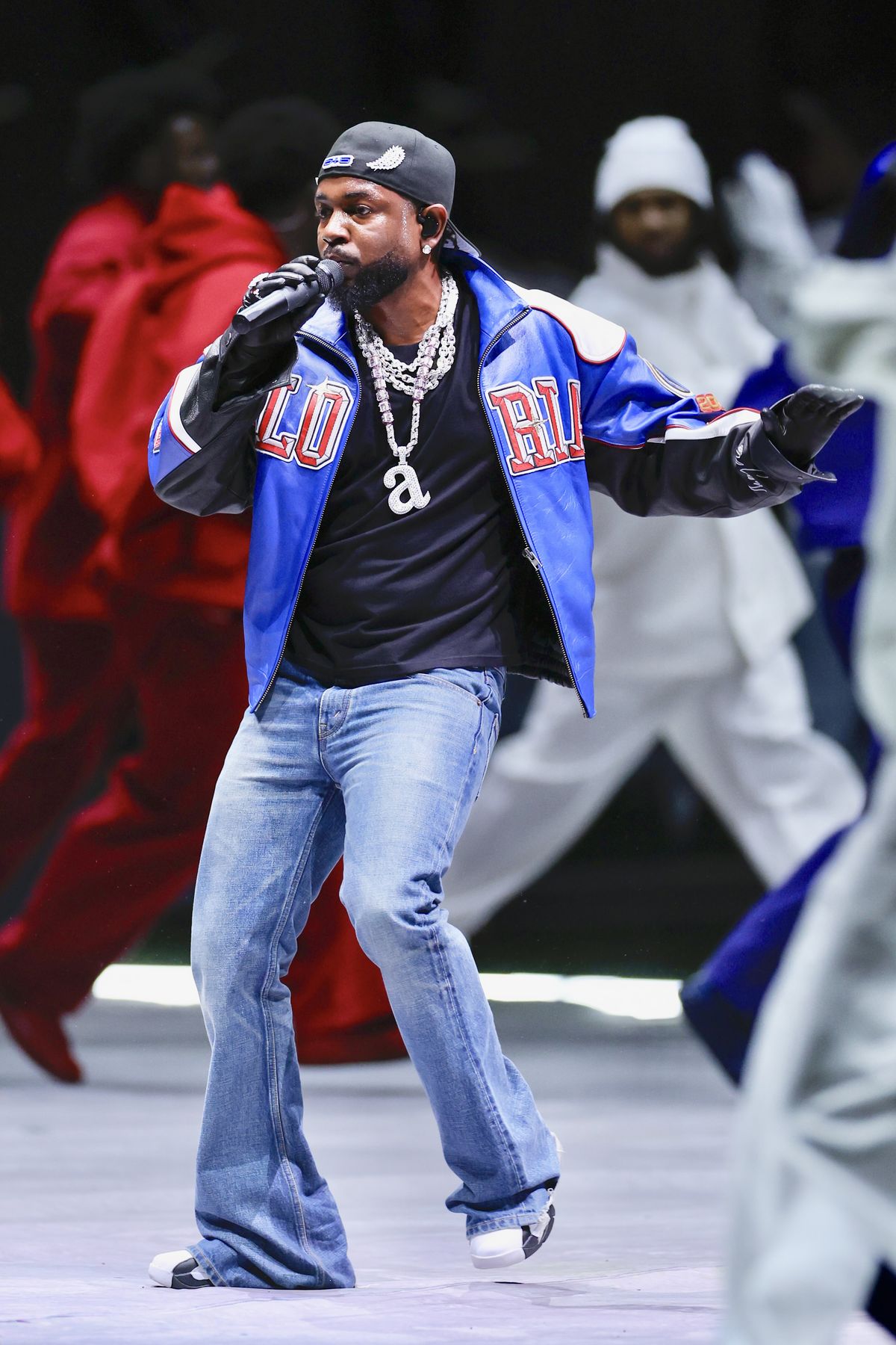 제59회 NFL 결승전 슈퍼볼 하프타임 쇼를 장식한 켄드릭 라마.