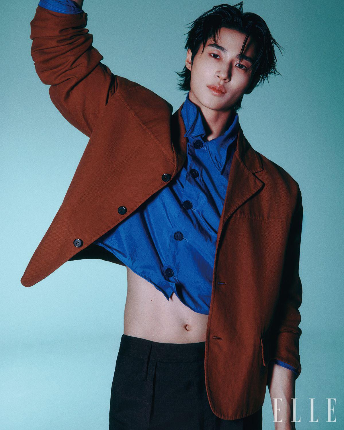 코튼 재킷과 바이올렛 나일론 블루종 재킷, 모헤어와 실크 소재의 팬츠는 모두 Prada.