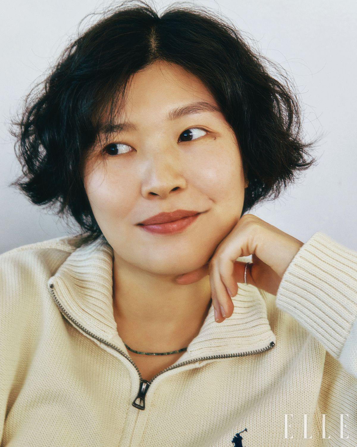 세 여자의 구심점이 된 은하. 유튜브 <김은하와 허휘수> 채널도 운영중이다.