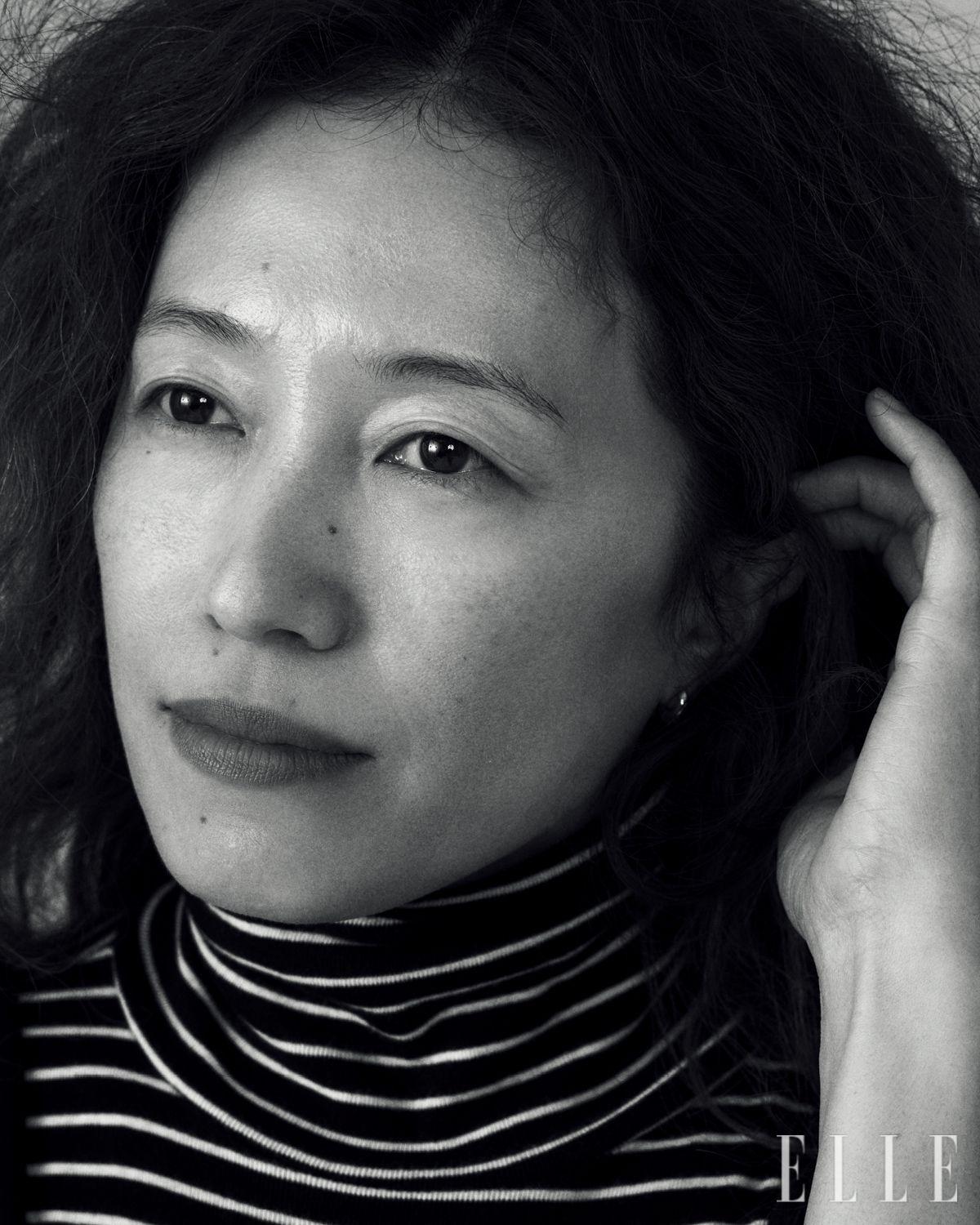 정수윤 1979년생. 번역가. 역서로 다자이 오사무 전집 <만년> <인간 실격>, 나쓰메 소세키 <도련님>, 미야자와 겐지 <은하철도의 밤>, 저서로 <파도의 아이들> <날마다 고독한 날> 등이 있다.