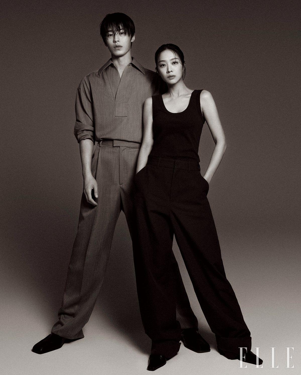 이재욱이 입은 오버사이즈 셔츠와 팬츠, 슈즈는 모두 Bottega Veneta. 조보아가 입은 슬리브리스는 Recto. 팬츠는 Tod’s. 앵클부츠는 Khaite.