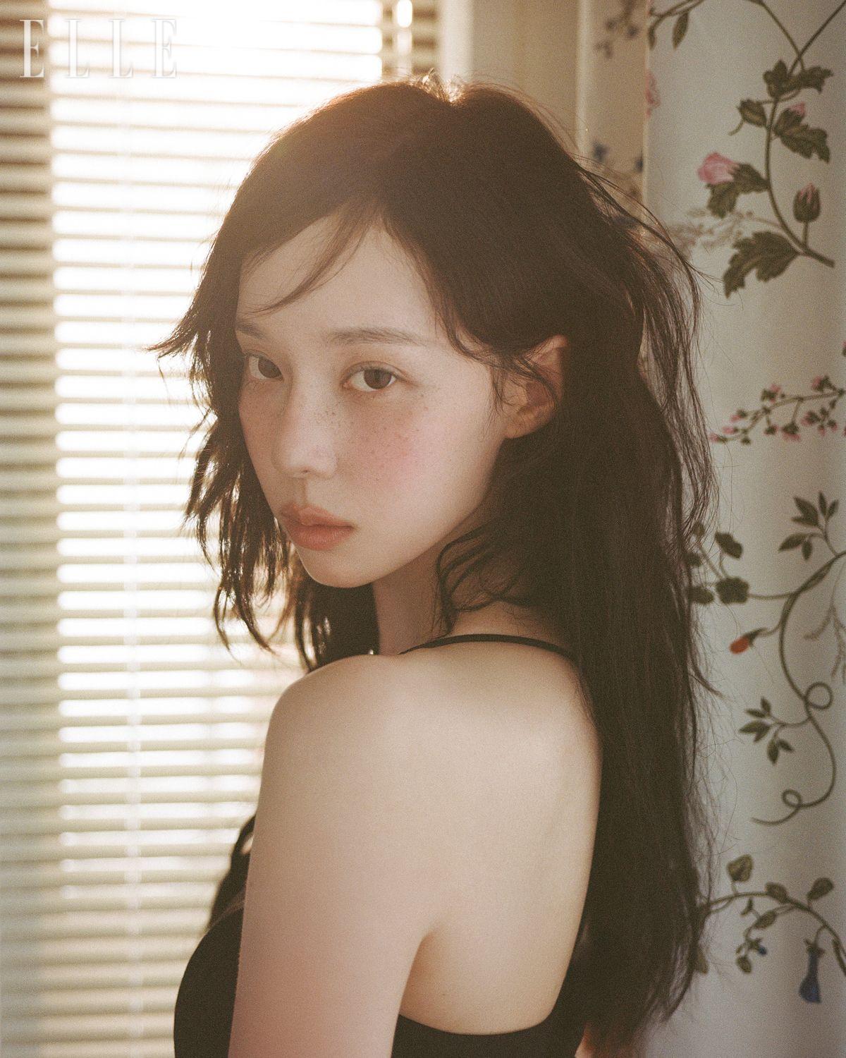 이미지 캡션 영역
