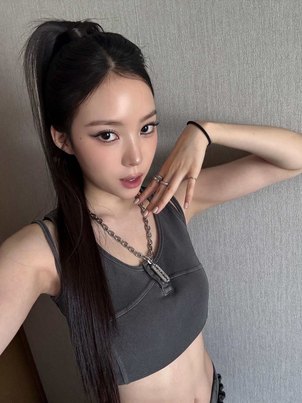 @meovv
