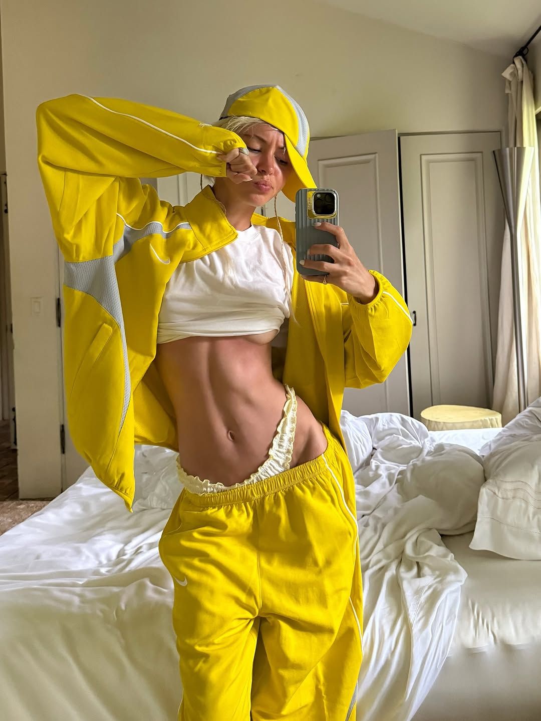 @lirisaw