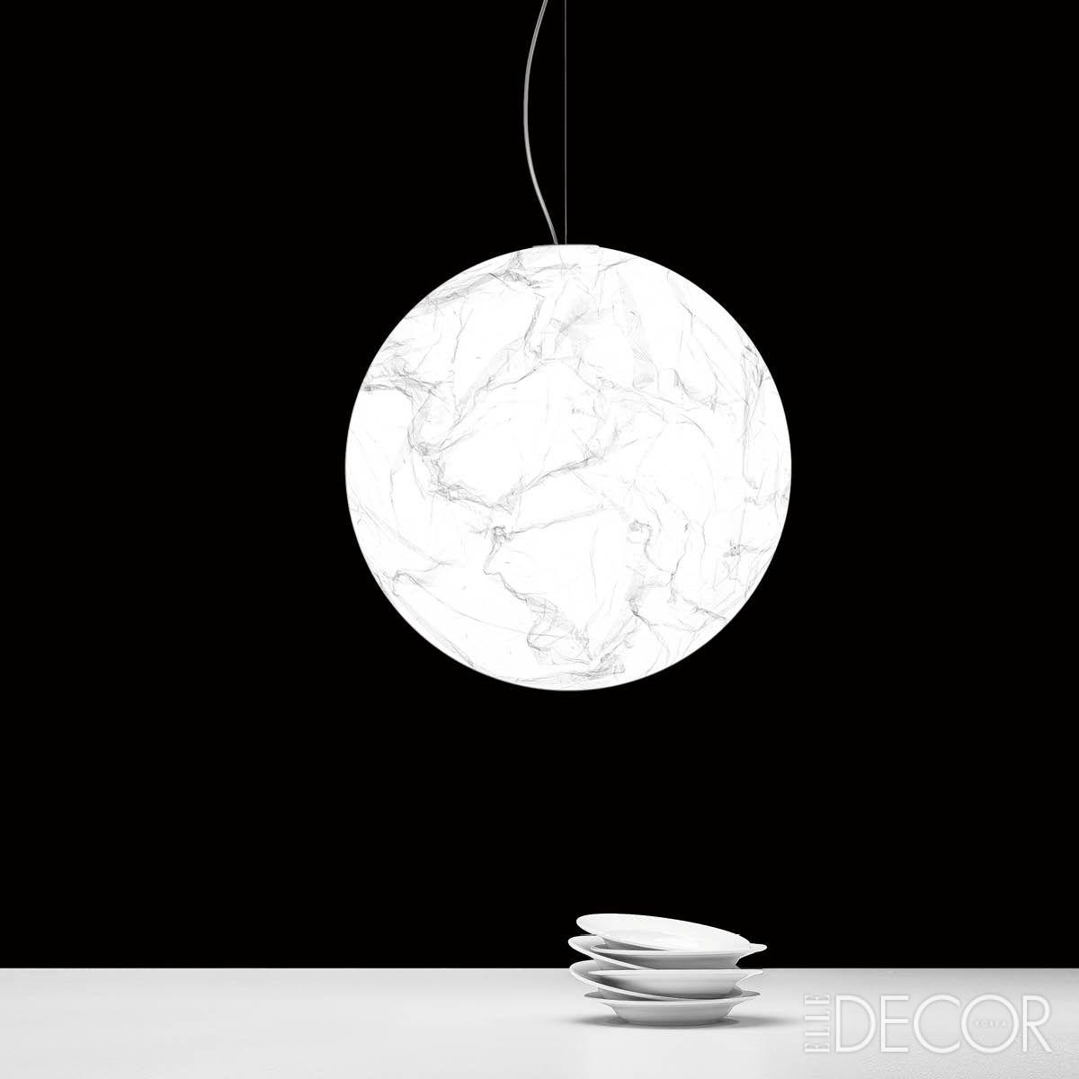 일본의 전통 수제 종이로 달의 표면을 표현한 ‘문(Moon)’. 