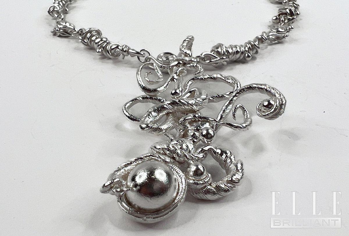 ‘오묘’ 네크리스.