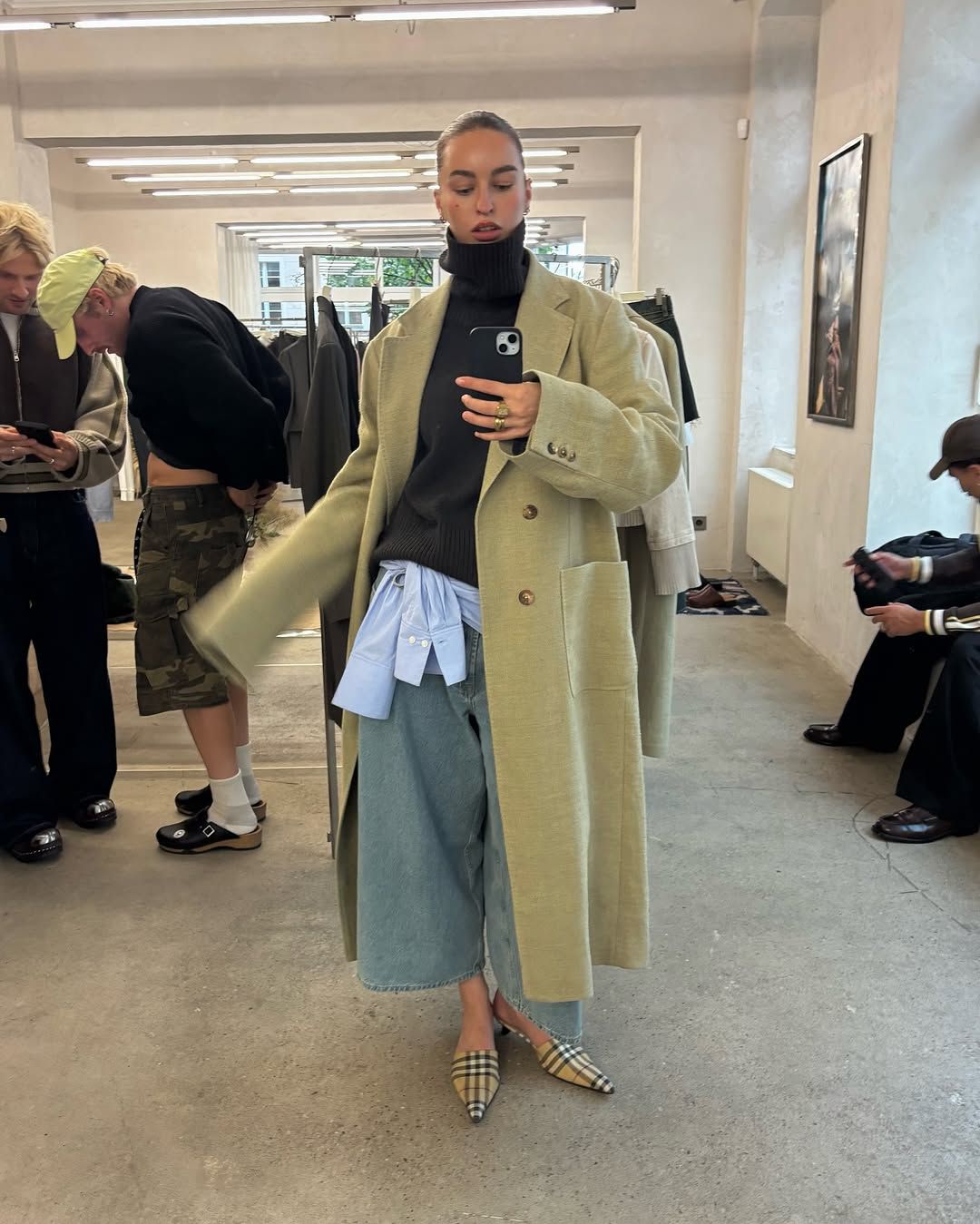 @sina.anjulie