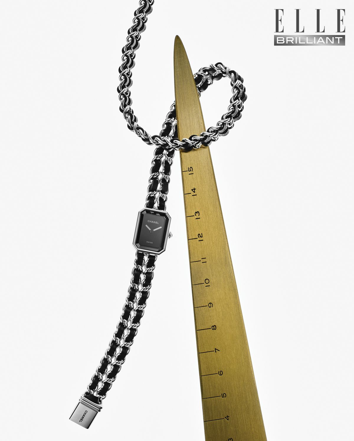 19.7mmx15.2mm· 7.5mm 사이즈의 ‘프리미에르 아이코닉 체인 더블 로우’ 워치는 CHANEL WATCHES. 