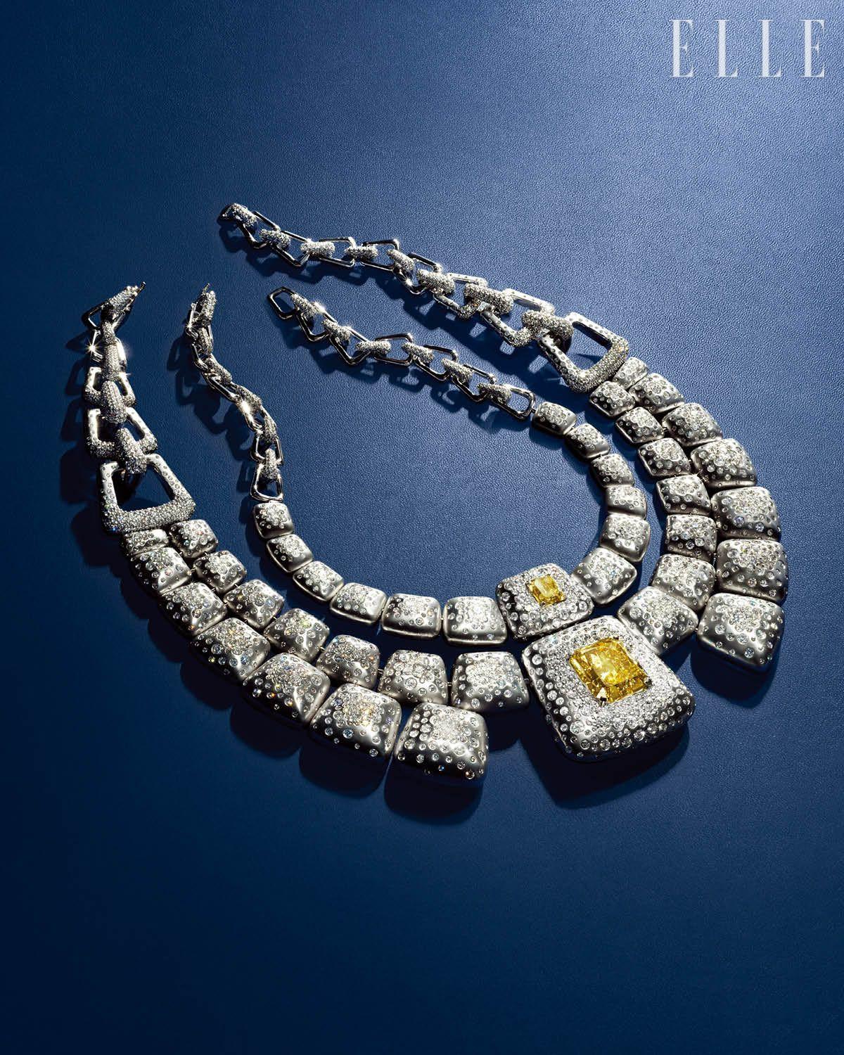 총 103.30캐럿 다이아몬드와 38.53캐럿의 옐로 다이아몬드가 광채를 발산하는 칼라하라 네크리스. 