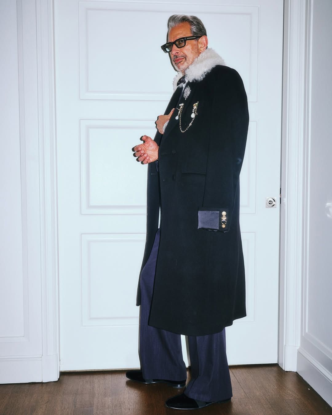 멧 갈라에서 웨일즈 보너의 의상을 착용한 제프 골드블럼. @walesbonner