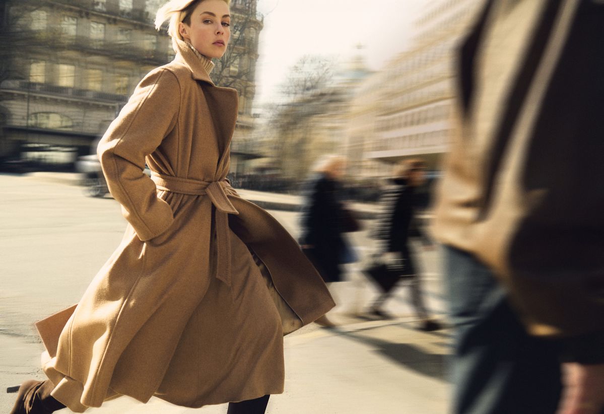 막스마라 2025 ‘타임, 테일러드’ 캠페인, 마누엘라 아이콘 코트