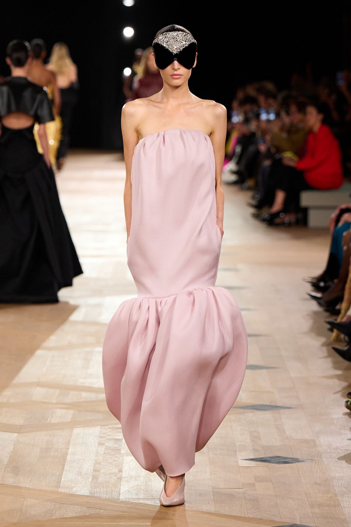 발렌시아가 2026 S/S 컬렉션