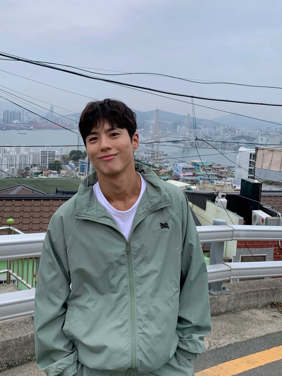 절친들과 미용실 오픈 앞둔 박보검 근황 