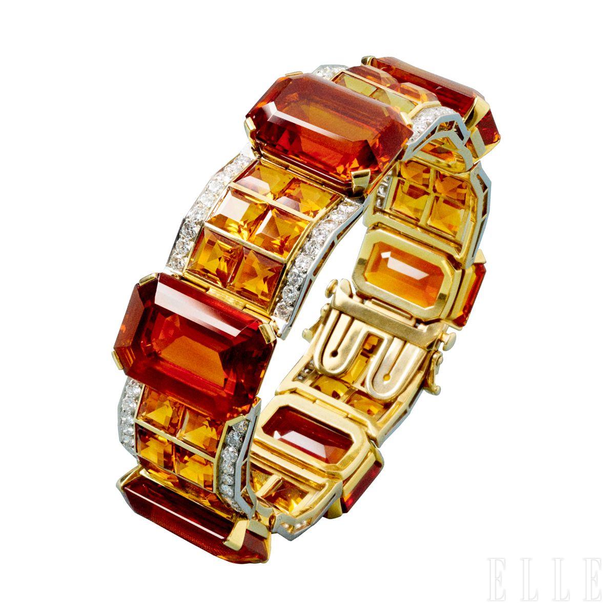 1940년경 제작된 시트린 브레이슬릿의 색채 디자인은 로마의 황금빛 석양을 연상시킨다. 