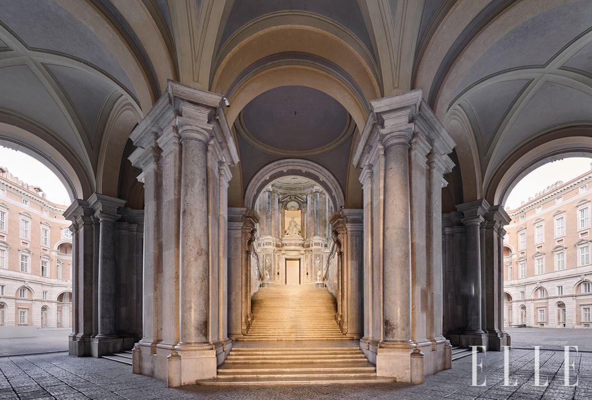 쇼장인 궁전 ‘레지아 디 카세르타’의 내부. 바로크 건축양식이 돋보인다. 