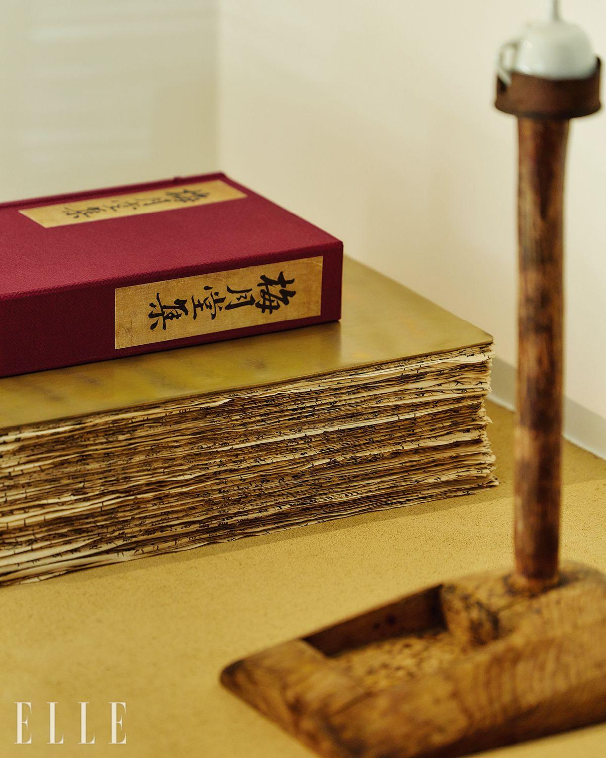  김시습의 시집 <매월당집>에 드러난 ‘망형(忘形)’ 철학이 로해의 근간을 이루고 있다.