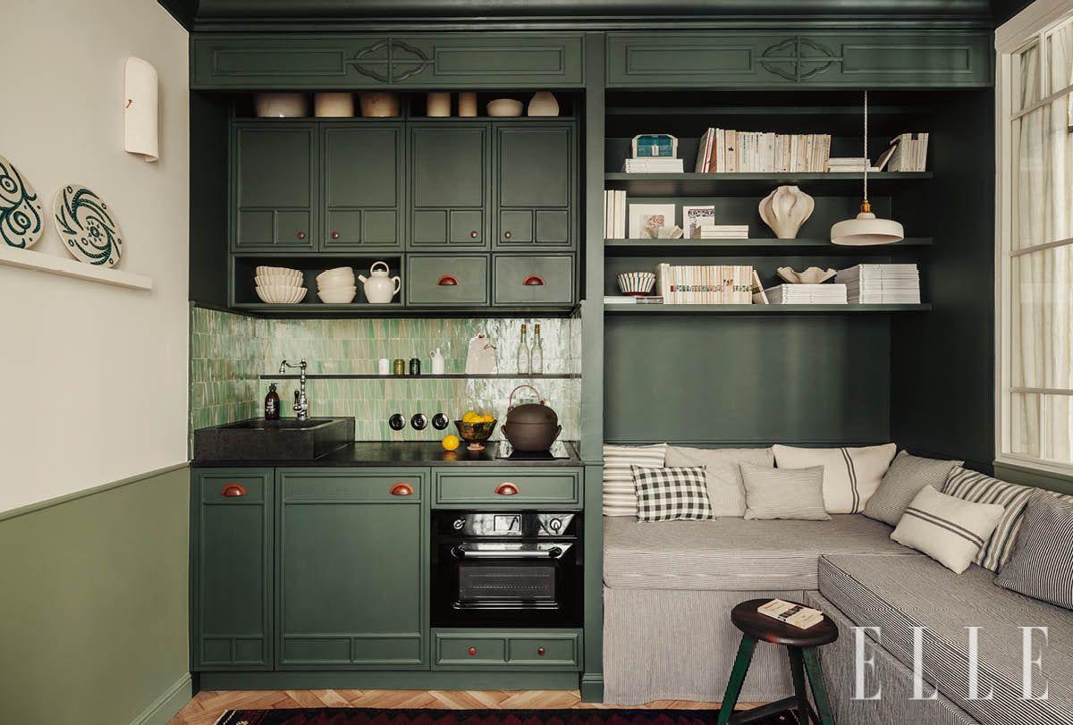 주방과 독서 코너가 어깨를 나란히 하고 있다. 