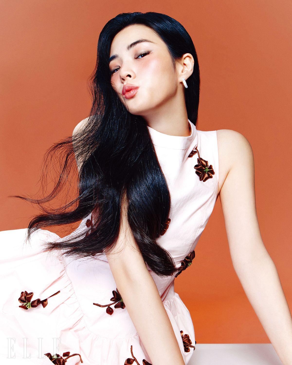 Shushu/Tong. 이어링은 JYDdm.