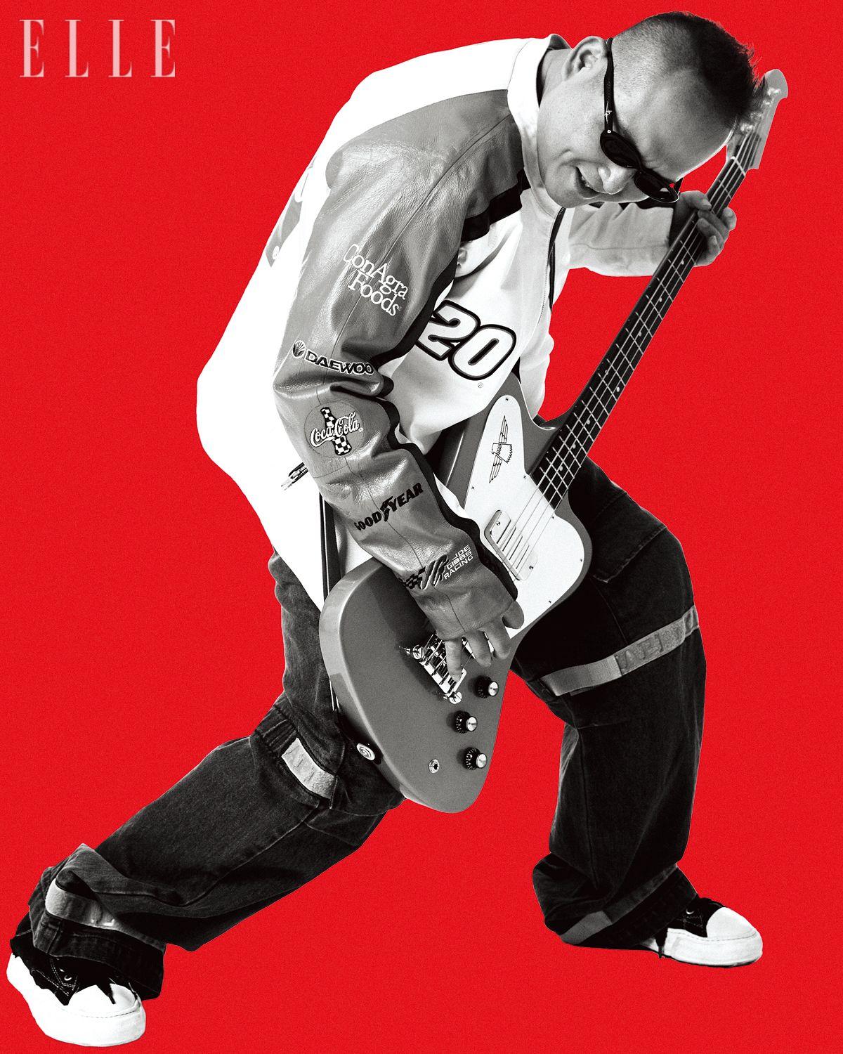 연윤근이 입은 팬츠는 Kapital. 빈티지 바이커 재킷과 슈즈는 모두 스타일리스트 소장품. 