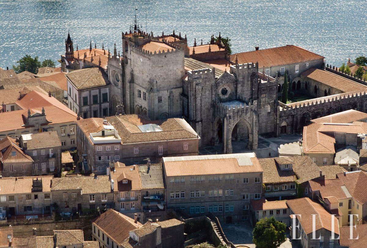 마을 사이에 낮게 포복한 투이 대성당. 포르투갈에서 출발해 스페인에 입성한 순례자들이 가장 먼저 맞닥뜨리는 랜드마크다. 