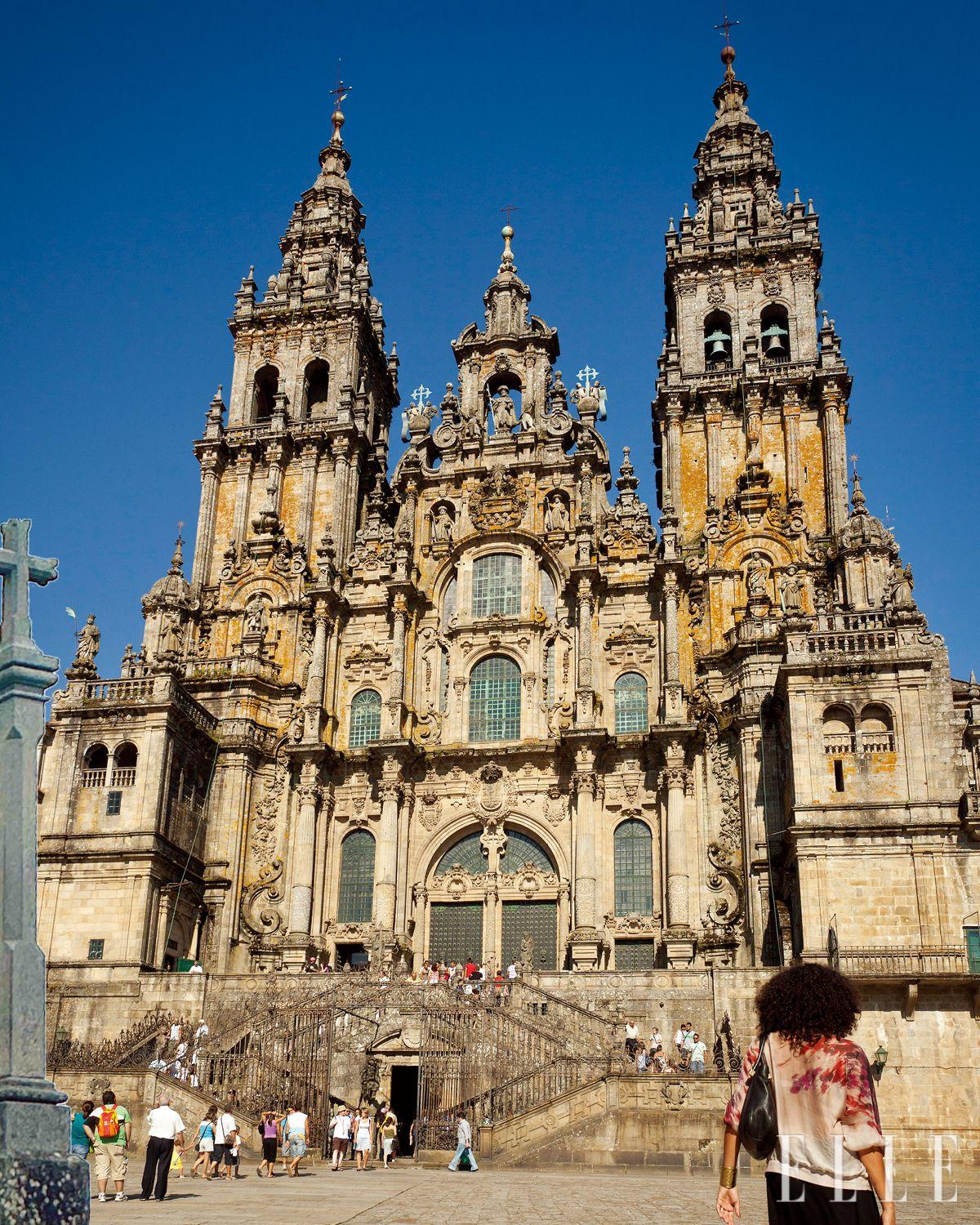  하루 두 번 순례자 미사가 열리는 산티아고 대성당. 