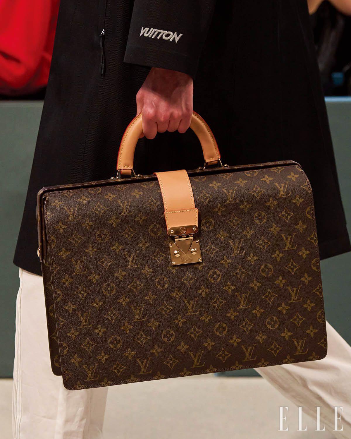 루이 비통의 2025 F/W 시즌 백.